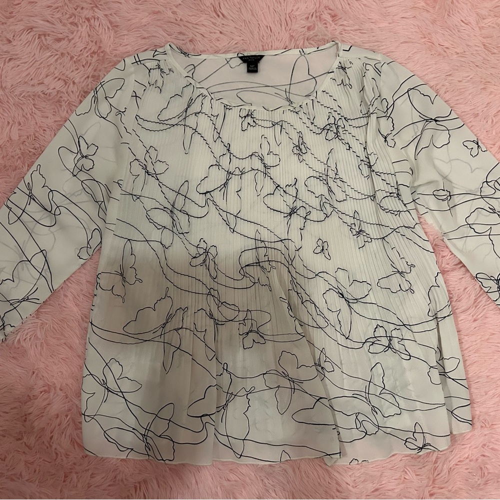 Ann Taylor White and Black Floral Blouse